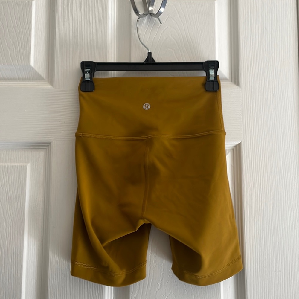 Lululemon Women’s Wunder Train Biker Shorts 6 inch size 2